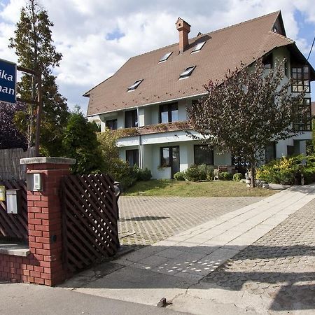 Dominika Apartman Hotel Budapeste Exterior foto
